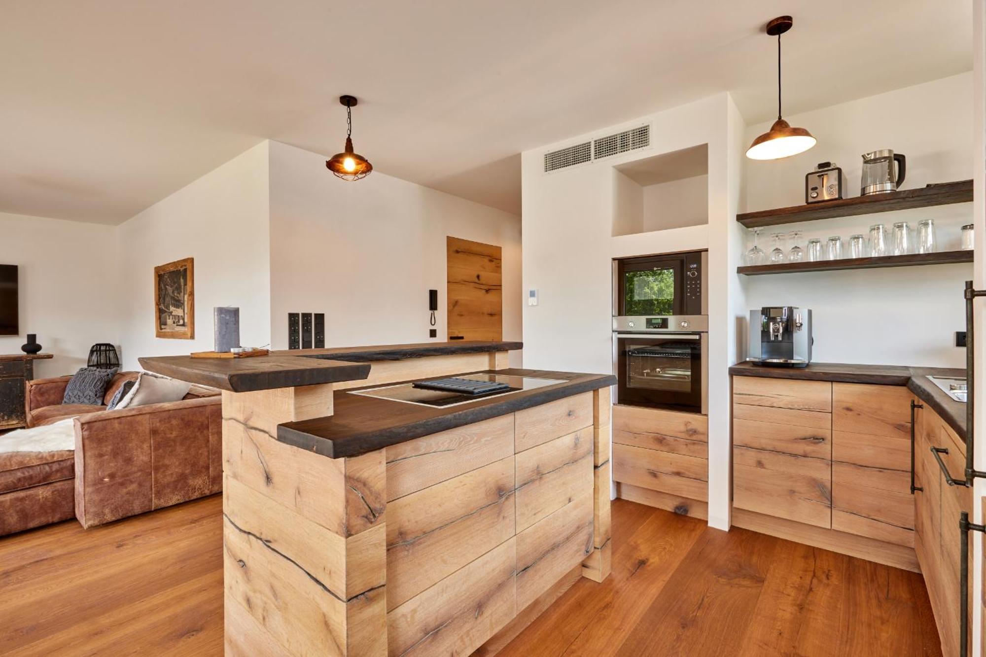 Sunshine Wood'n Rustic *