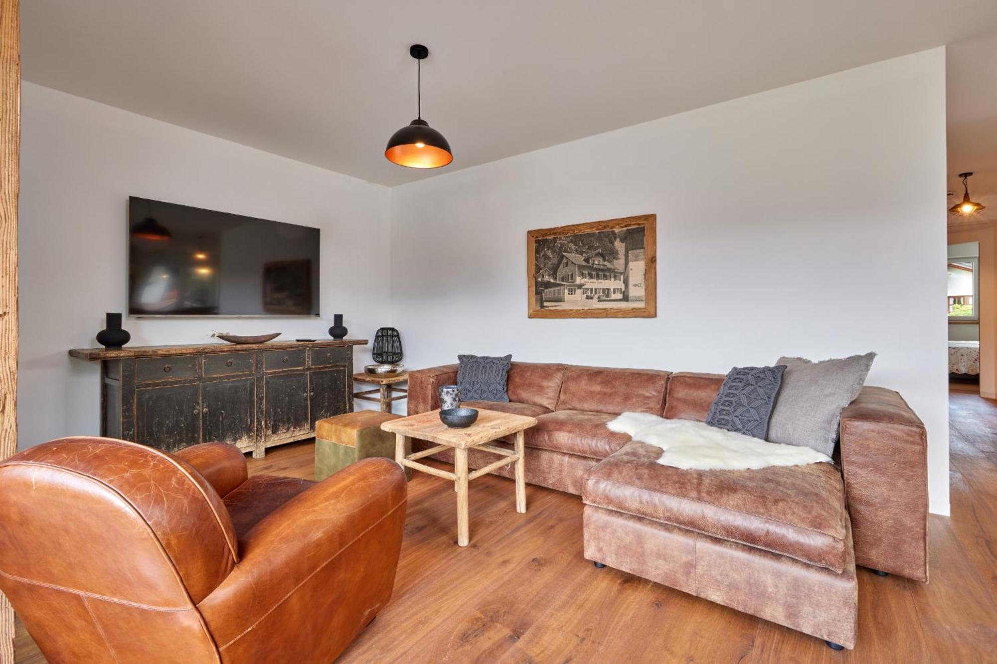 Sunshine Wood'n Rustic Apartment