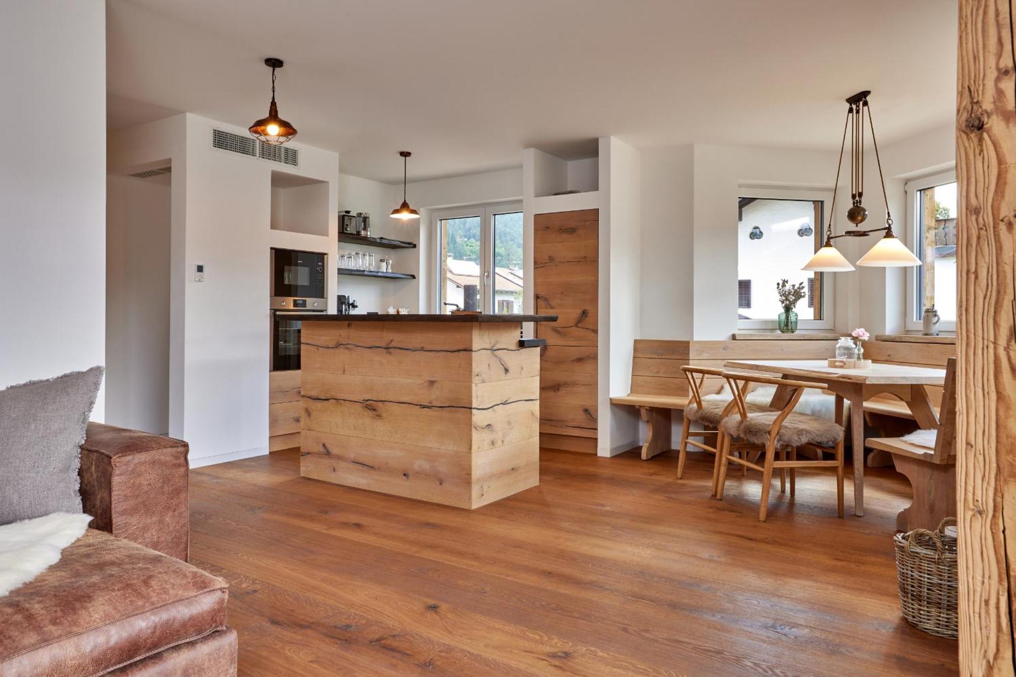 Sunshine Wood'n Rustic